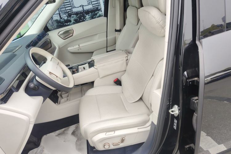 Used Lynk & Co 900 2025 2.0T Ultra
