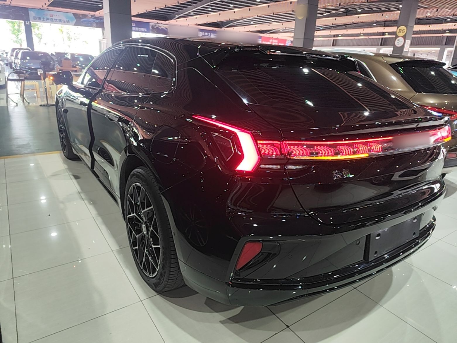 Zeekr 001 2024 ME Edition 100 kWh All-Wheel Drive — снимка 4