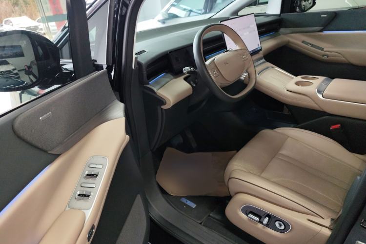 Used XPeng X9 2025 740 Ultra-Long Range Max