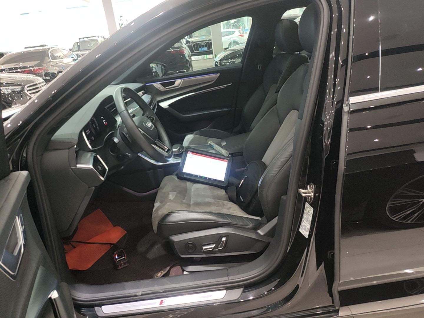 Переднее сиденье в автомобиле