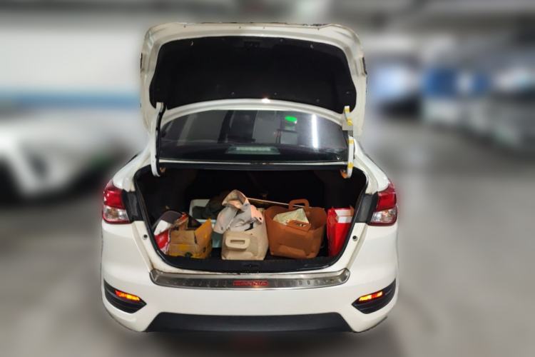 Used Nissan Lannia 2016 1.6L CVT Cool Edition Trunk