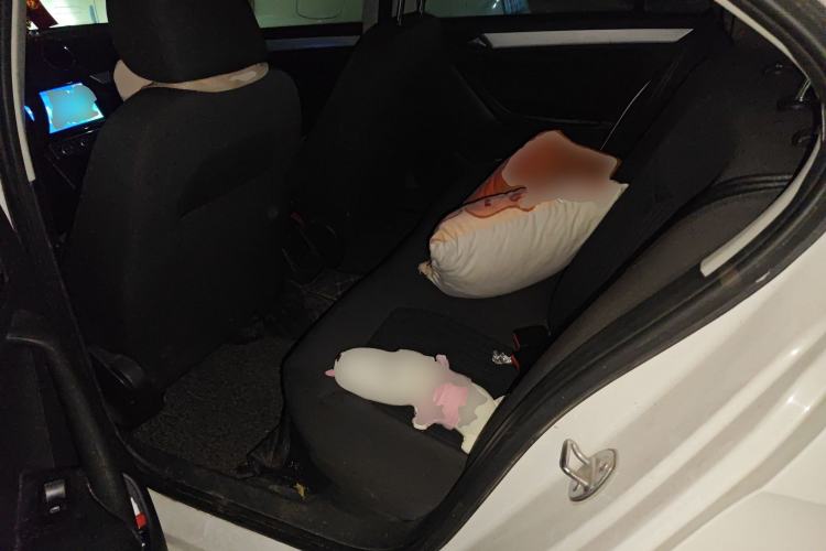 Used Volkswagen Jetta 2015 Value Edition 1.6L Automatic Comfort Version Left Rear Seat