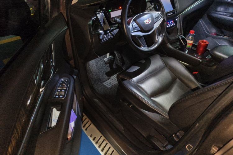 Used Cadillac XT5 2017 Anniversary Edition 25T Luxury Model
