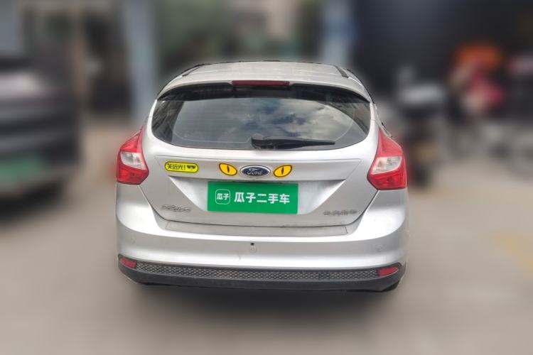 Used Ford Focus 2012 Hatchback 1.6L Manual Fashion Edition
