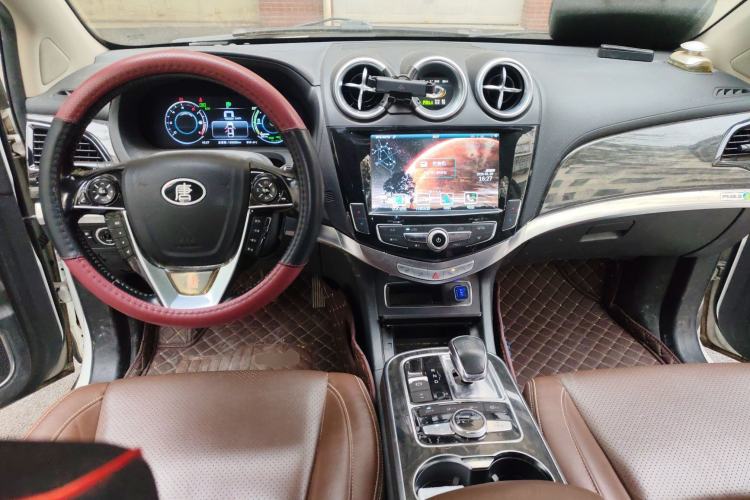 Used BYD Tang New Energy 2015 2.0T Four-Wheel-Drive Flagship Model