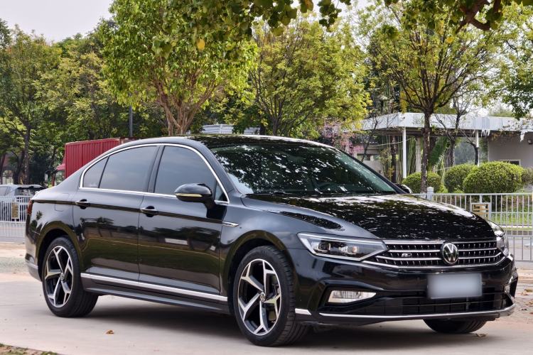 Used Volkswagen Magotan 2023 2 Million Units Commemorative Edition 330TSI DSG Luxury Version
