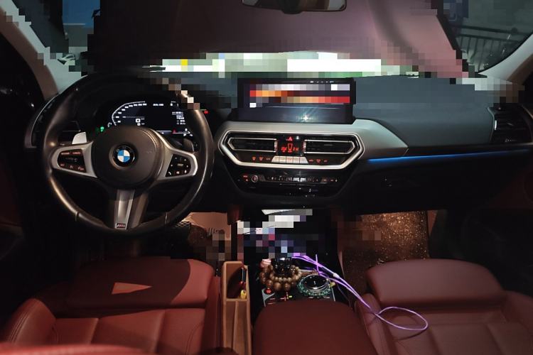 Used BMW X4 2022 xDrive 25i M Sport Package Center Console