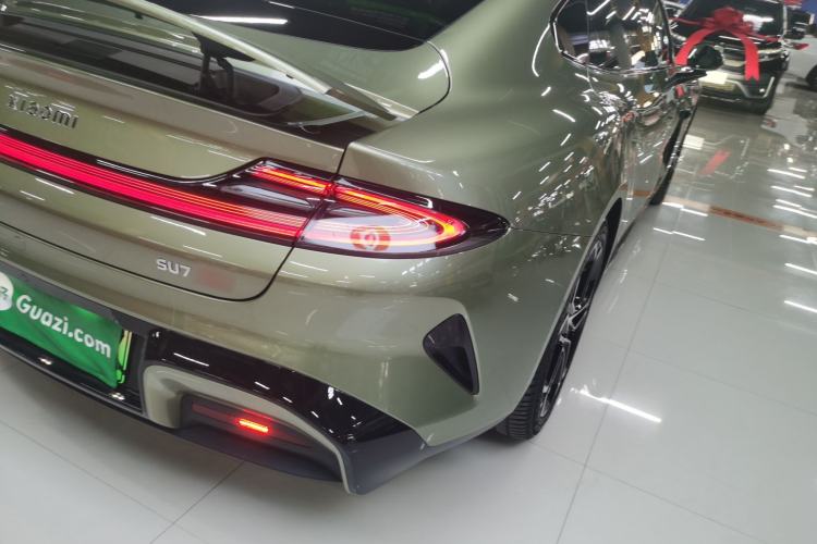 Used Xiaomi Auto SU7 2024 Four-Wheel Drive Ultra-Long Range Advanced Intelligent Driving Max Edition Right Rear Taillight