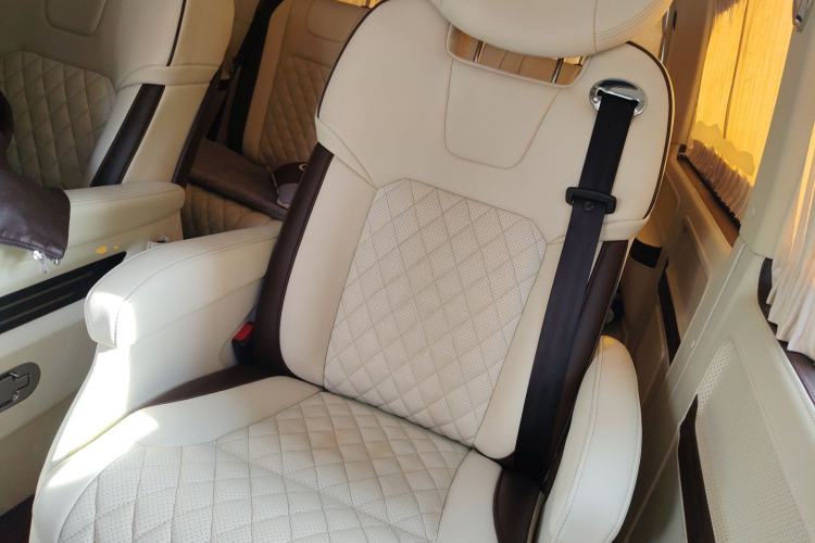 Used Volkswagen Caravelle 2018 2.0 TSI 4x4 Luxury Edition 7-Seater Left Rear Seat