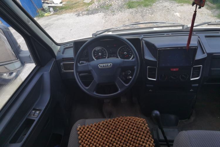 Used Iveco Daily 2017 2.5T A35 Passenger Van 5-7 Seats Model 47Z5 Steering Wheel