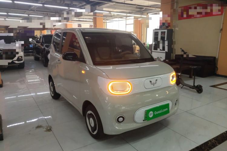 Used Wuling Hongguang MINIEV 2024 3rd Generation 215km Youth Edition Front Right 45 Deg