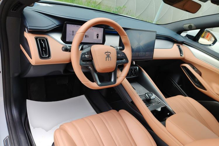 Used BYD Song L EV 2025 Intelligent Driving Version 662 km LiDAR Excellence Edition Center Console