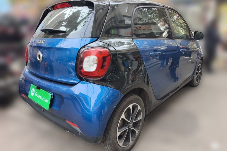 Used smart forfour 2016 1.0L 52 kW Passion Edition
