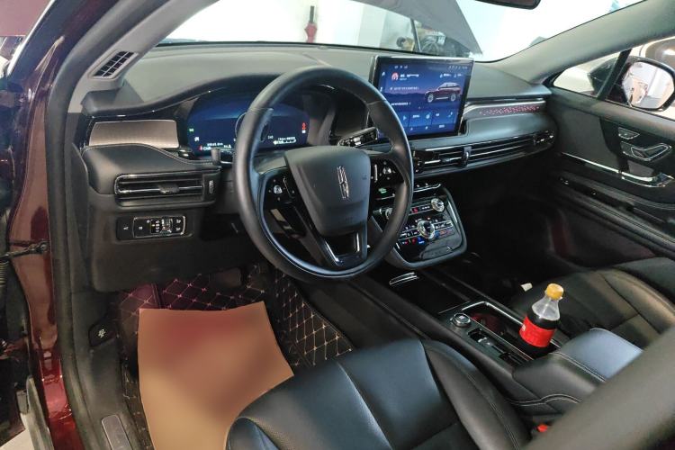 Used Lincoln Corsair 2022 2.0T Two-Wheel Drive Deluxe Edition Center Console