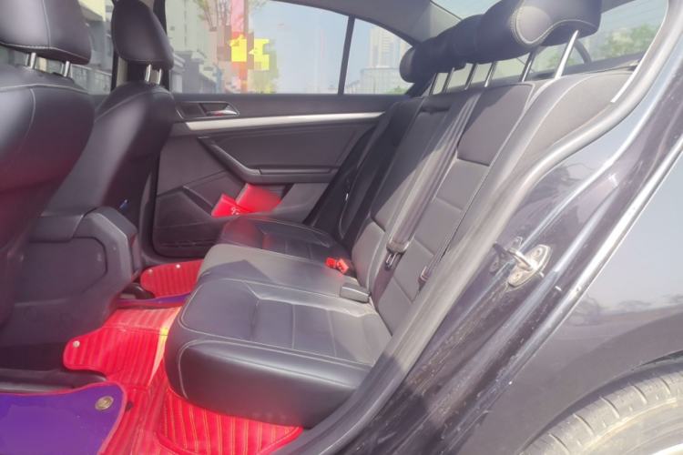 Used Volkswagen Lavida 2015 1.6L Manual Comfort Edition
