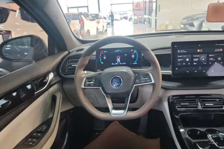 Used BYD Qin PLUS 2024 HONOR Edition DM-i 55KM Leading Model
