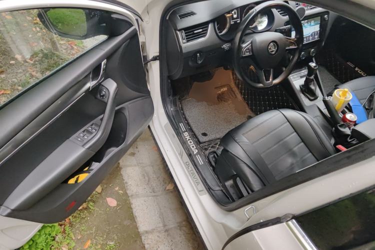 Used Skoda Octavia 2018 Station Wagon TSI230 DSG Luxury Edition Driver Seat