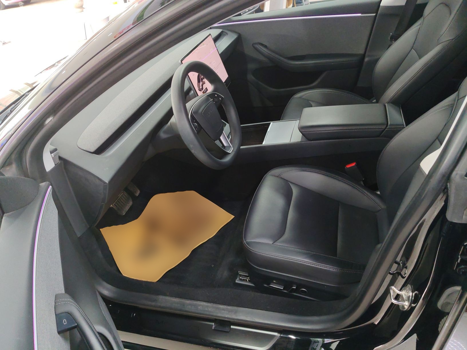 Переднее сиденье в автомобиле