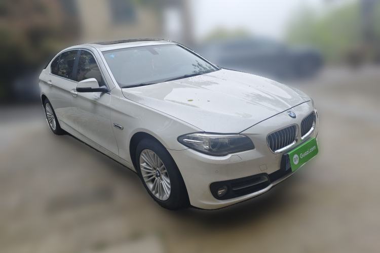 Used BMW 5 Series 2014 525Li Leading Model Front Right 45 Deg