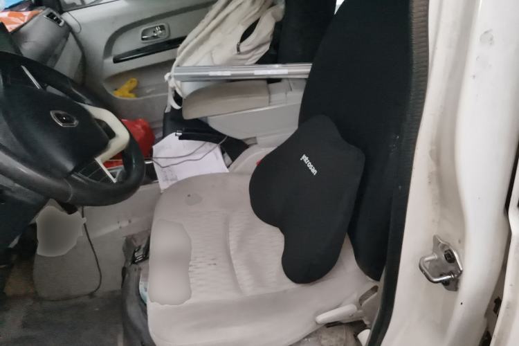 Used Jinbei New Hiace S 2023 1.5L Wealth Edition Passenger Van 5/6/7-Seater Non-Air-Conditioned Version SWC15M Left Front Seat