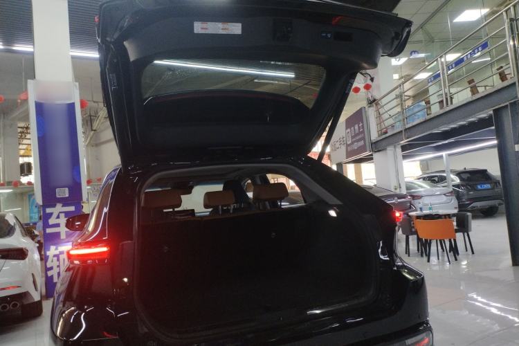 Used Toyota Venza 2022 2.0L CVT Four-Wheel Drive Supreme Edition Trunk