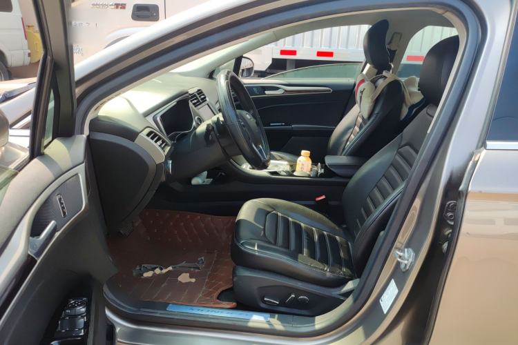 Used Ford Mondeo 2013 2.0L GTDi 200 Luxury Model Left Front Seat