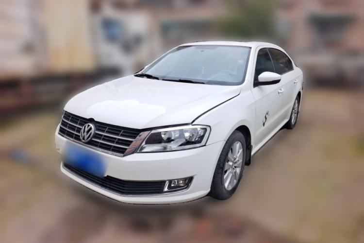 Used Volkswagen Lavida 2013 Restyled Classic 1.6L Manual Comfort Edition