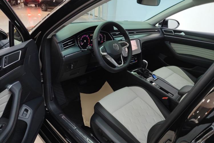 Used Volkswagen Magotan 2026 30 Million Vehicles Selected Model 380TSI DSG Luxury Edition Driver Seat