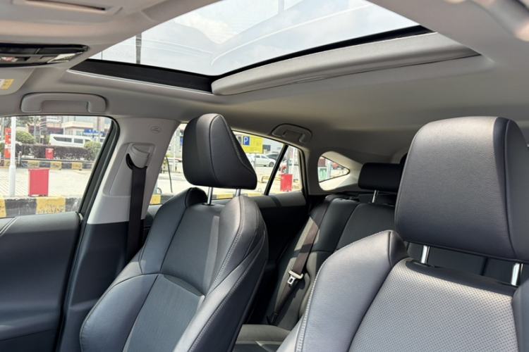 Used Toyota Venza 2023 2.0L CVT Two-Wheel Drive Prestige Version
