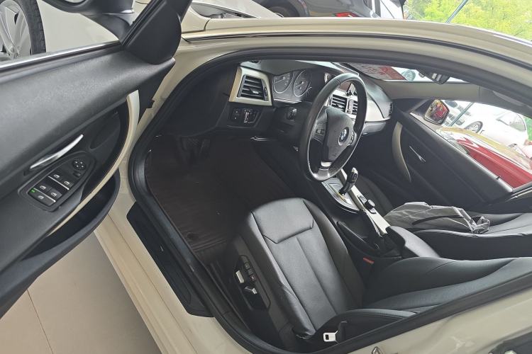 Used BMW 3 Series 2016 320Li Ambition Model
