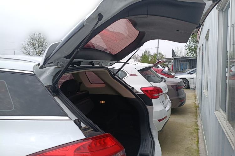 Used Geely Auto Emgrand X7 Sport 2016 1.8TD Automatic ZhiShang Model Trunk