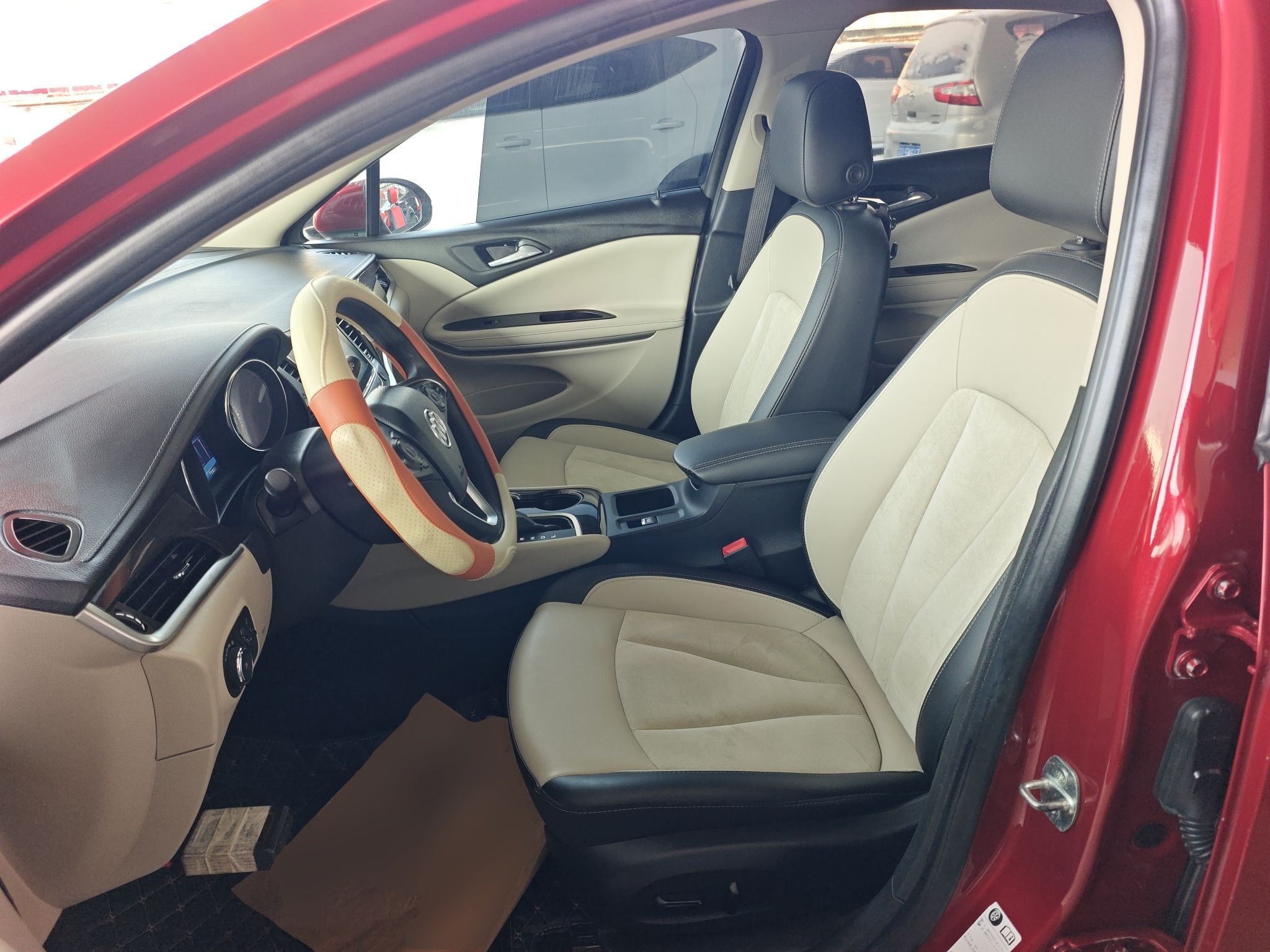 Переднее сиденье в автомобиле