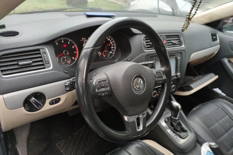 Used Volkswagen Sagitar 2012 1.4TSI Automatic Luxury Edition
