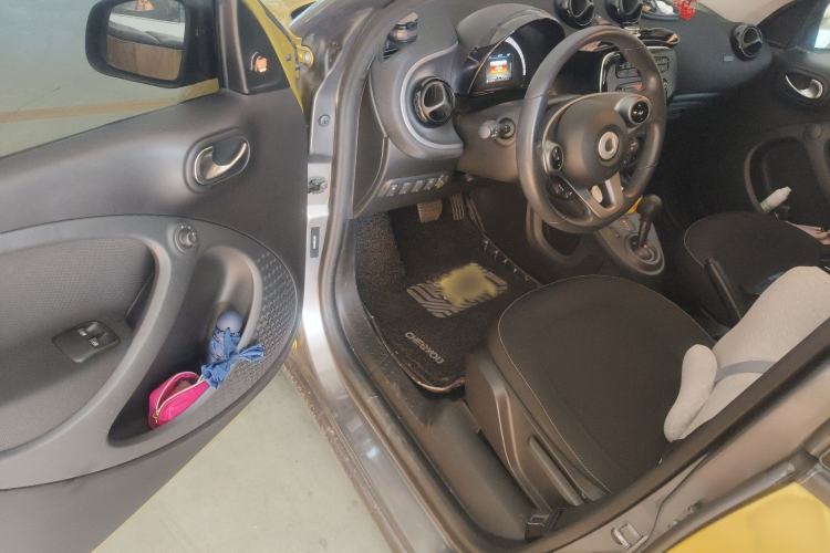 Used smart forfour 2016 1.0L 52 kW Passion Edition
