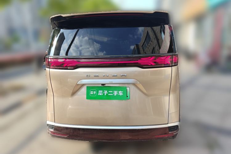 Used Denza D9 2022 EV 600 Four-Wheel Drive Prestige Model
