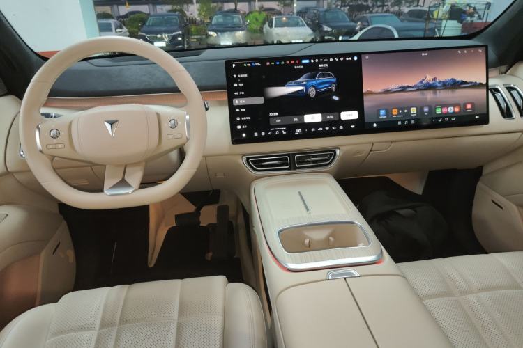 Used Deepal S09 2025 Four-Wheel Drive Ultra+ Custom Edition Center Console