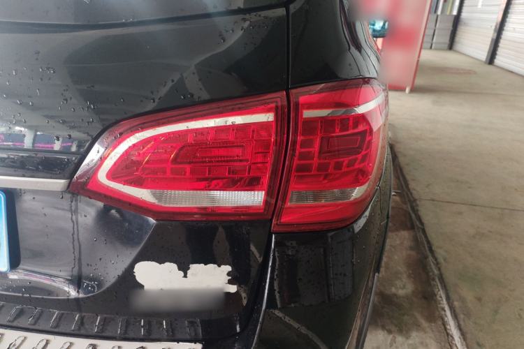 Used Haval H6 2017 Red-Label Sport Edition 1.5T Manual Two-Wheel Drive Elite Model Right Rear Taillight