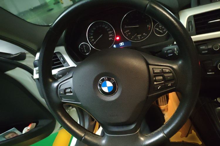 Used BMW 3 Series 2013 320Li Fashion Model
