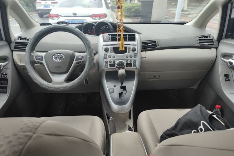 Used Toyota Verso 2014 Starlight 180G CVT Comfortable Multi-Function Edition