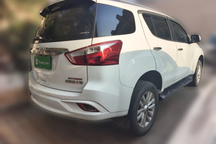 Used Isuzu mu-X 2022 2.0T Gasoline Automatic 4WD Jingyue Trim with 5 Seats