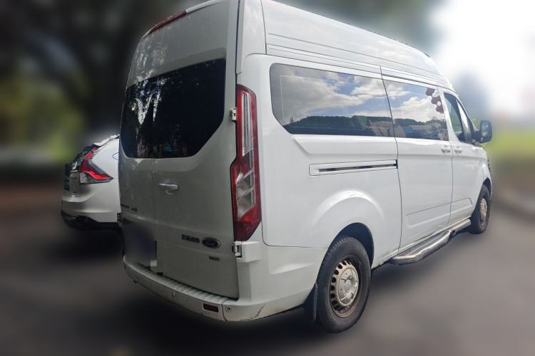 Used Ford Transit 2019 2.0T Diesel Commercial & Travel Mid-axle Mid-roof 9-Seater China VI
