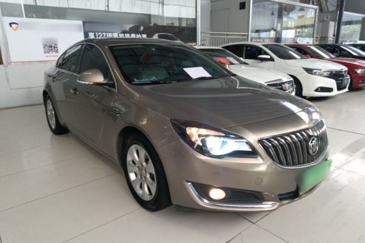 Used Buick Regal 2015 2.0L Elite Fashion Edition Front Right 45 Deg