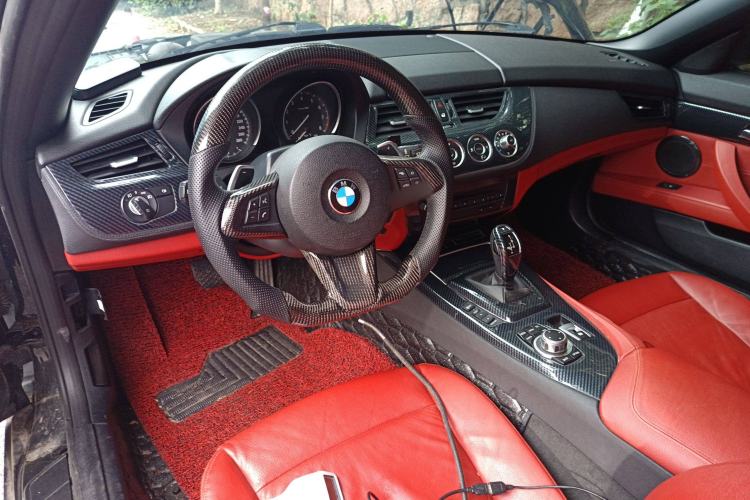 Used BMW Z4 2013 sDrive20i Leading Model Center Console