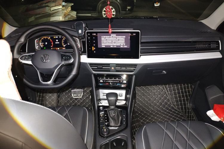 Used Volkswagen Tiguan L 2023 Facelifted 380TSI Automatic All-Wheel Drive R-Line Plus Version 7-Seater
