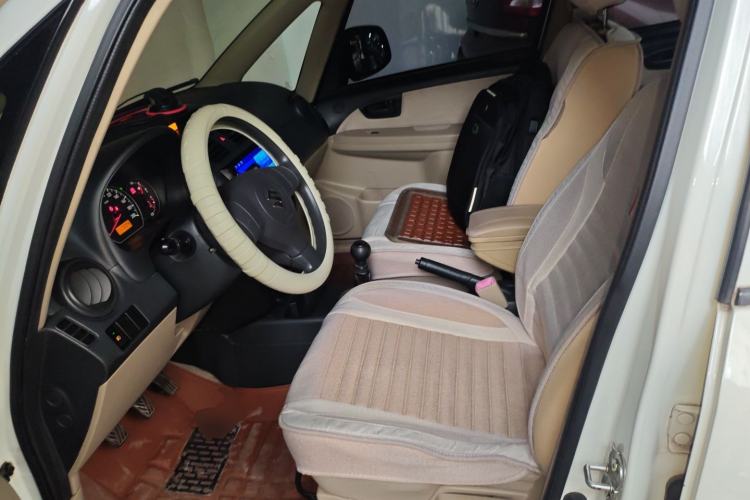 Used Suzuki SX4 S-Cross 2012 1.6L Manual - Practical Upgraded Version
