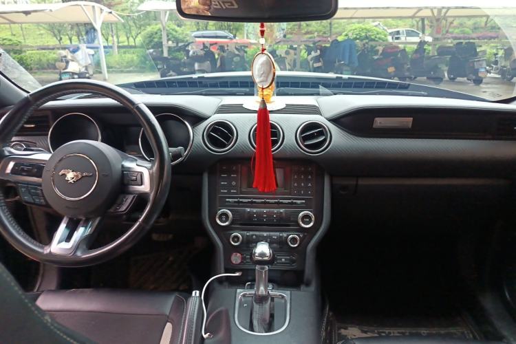 Used Ford Mustang 2018 2.3T Automatic Hardtop Standard Trim U.S. Specification Center Console