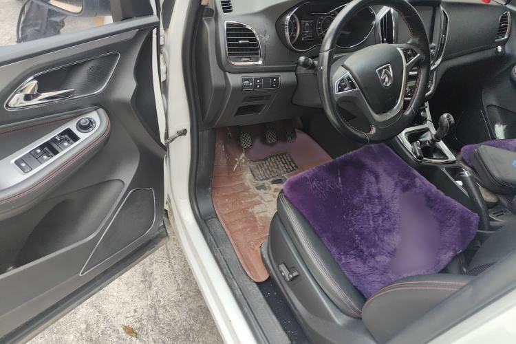 Used Baojun 560 2016 1.8L Manual Luxury Edition
