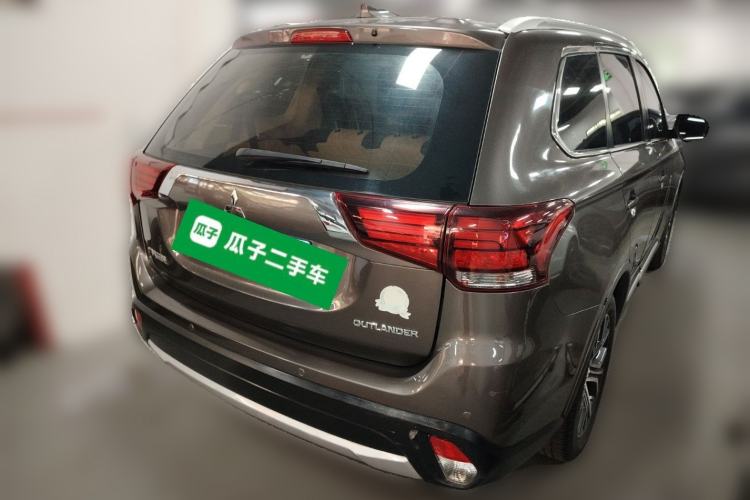 Used Mitsubishi Outlander 2018 2.0L Two-Wheel-Drive Jiale Edition 7-Seater Rear Right 45 Deg