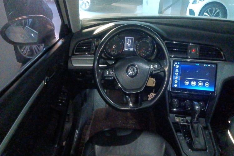Used Volkswagen Lamando 2017 280TSI DSG Comfort Edition Steering Wheel