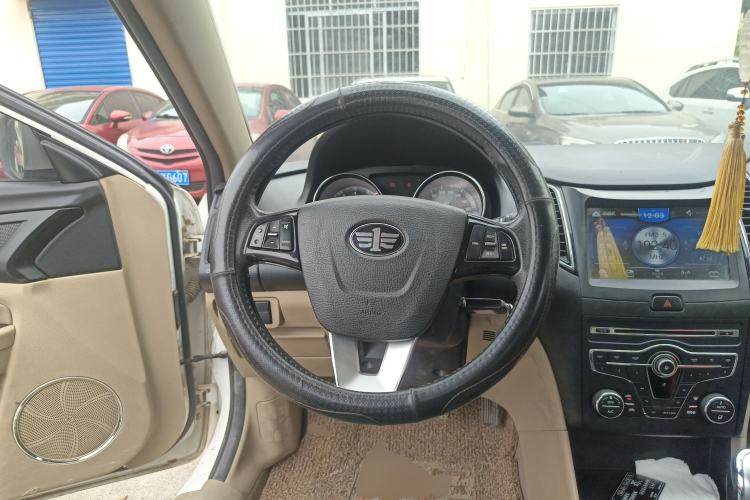 Used Bestune B50 2013 1.6L manual luxury version
